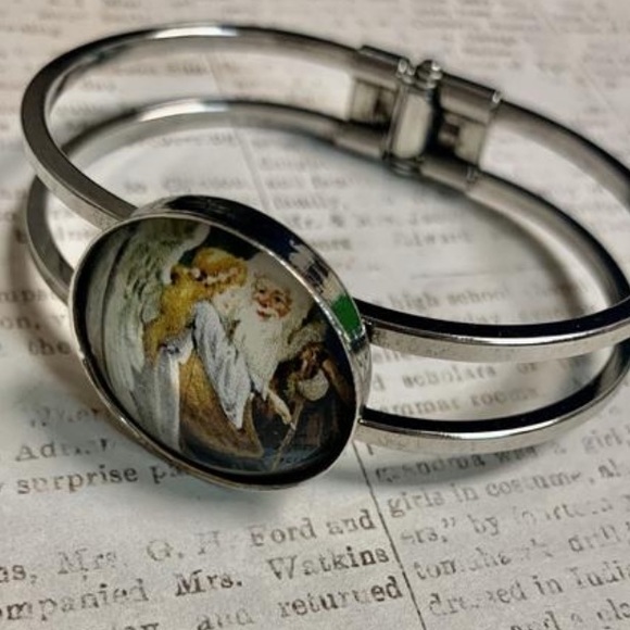 Victorian Santa with Angel bracelet - Picture 2 of 10